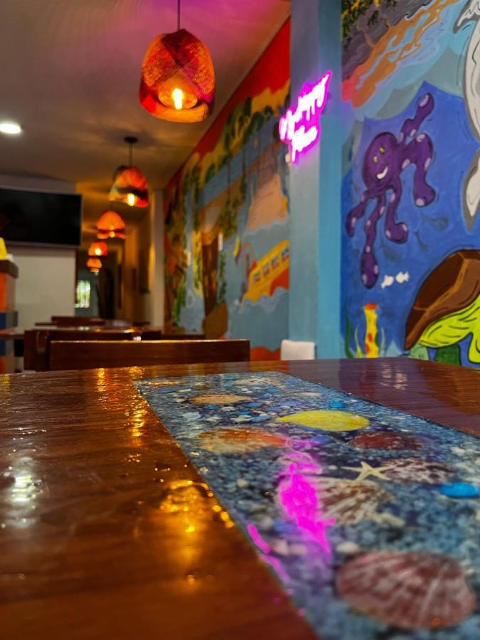 Acuarios Hostal Playa Ladrilleros Zewnętrze zdjęcie