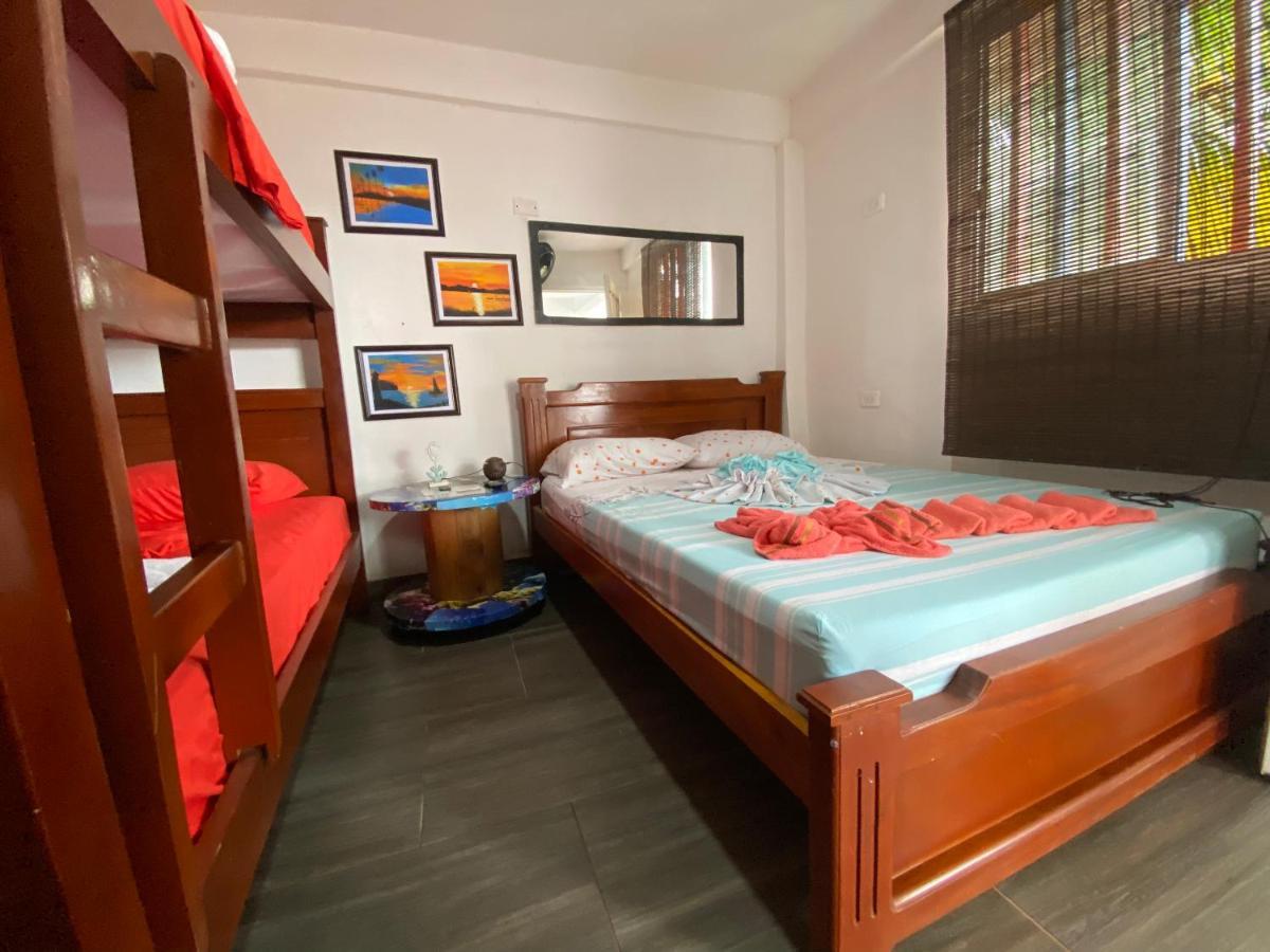 Acuarios Hostal Playa Ladrilleros Zewnętrze zdjęcie