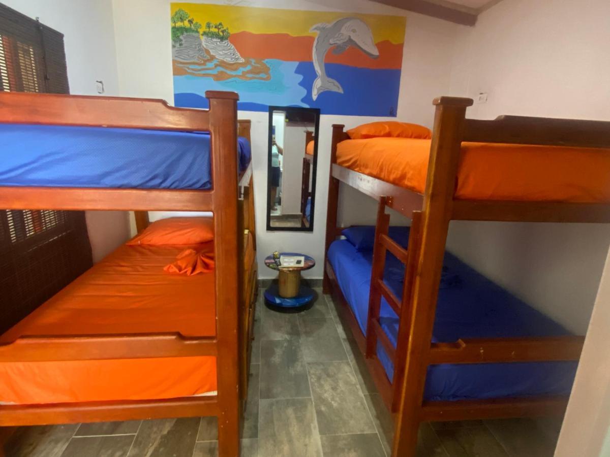 Acuarios Hostal Playa Ladrilleros Zewnętrze zdjęcie