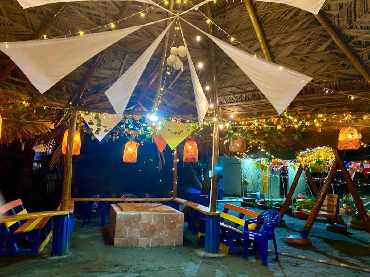Acuarios Hostal Playa Ladrilleros Zewnętrze zdjęcie