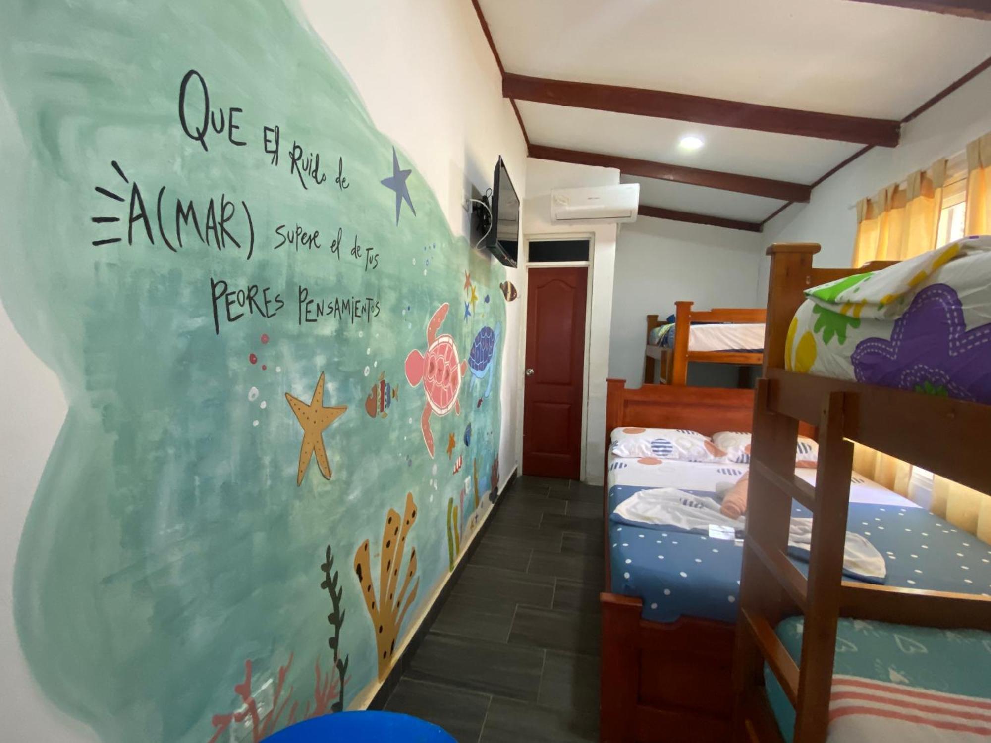 Acuarios Hostal Playa Ladrilleros Zewnętrze zdjęcie