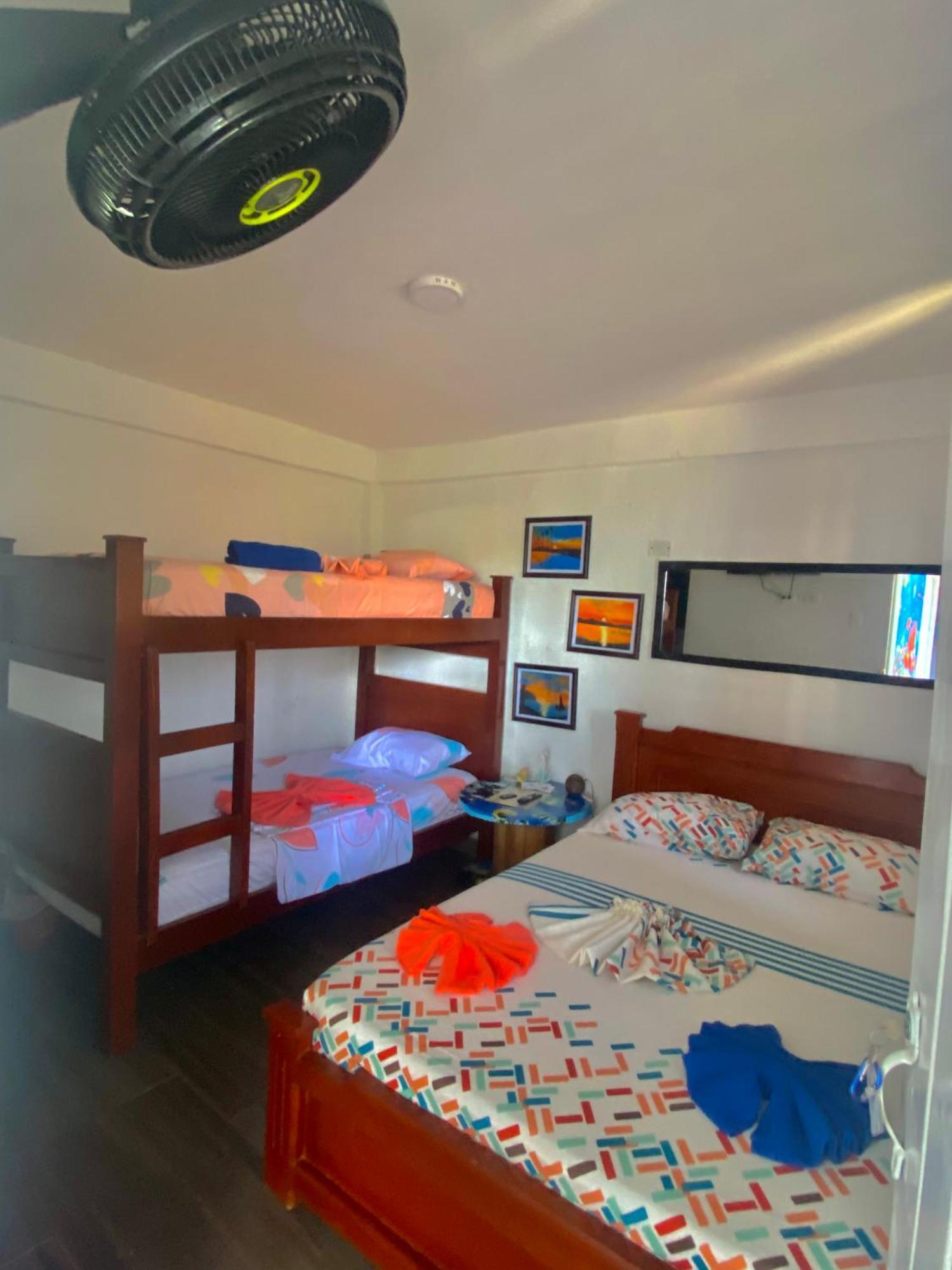 Acuarios Hostal Playa Ladrilleros Zewnętrze zdjęcie